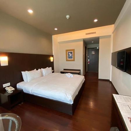 Kemena View Hotel Kuching Exterior foto