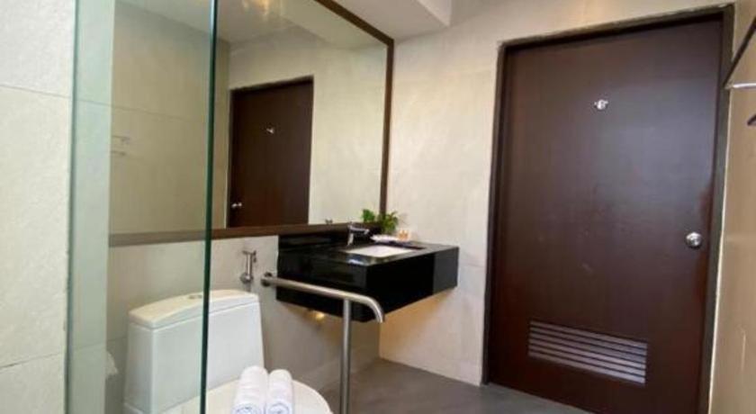 Kemena View Hotel Kuching Exterior foto