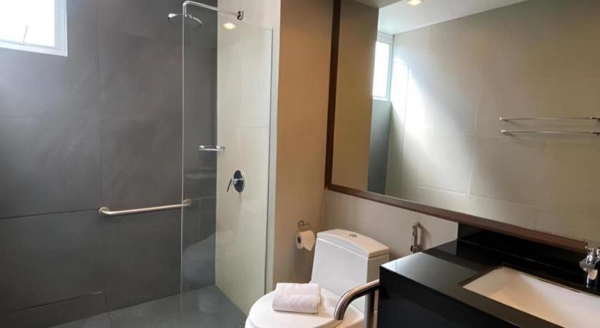 Kemena View Hotel Kuching Exterior foto